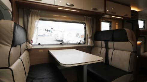 Spacious family motorhome: Mc Louis Glamys 22