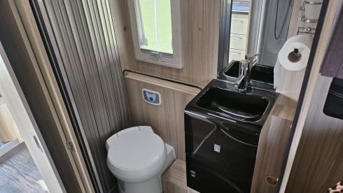 Zweisitziger Fiat Alcove aus dem Jahr 2010