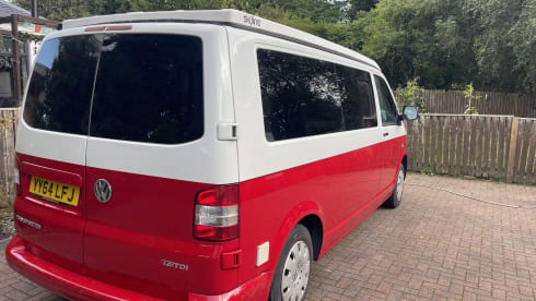 Morag – 4 berth VW T5 CAMPERVAN LWB 2014 ( EDINBURGH PICK UP)