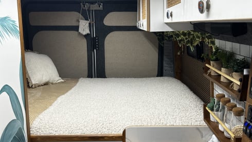 Annabel – Fabulous Off Grid Camper with Unique Design