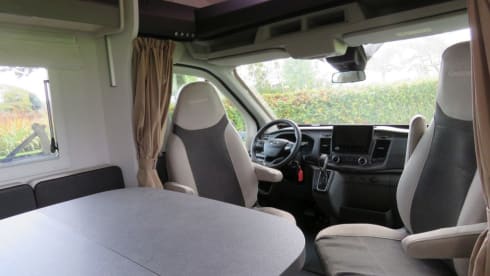 Rientje – 4p Chausson 777 titanium Premium Full Option Semi-Integrated 023