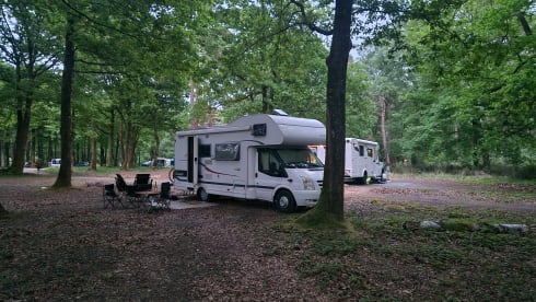 Hymer Carado A366 – Lovely spacious family camper! 
