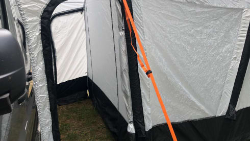 Sid – 2 Berth Renault Off-Grid Campervan