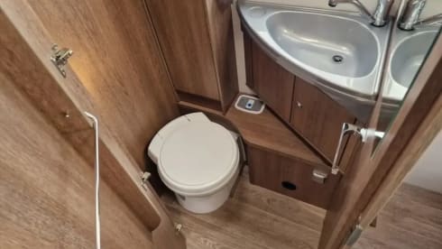 C29 – 4p Dethleffs semi-integrated from 2017