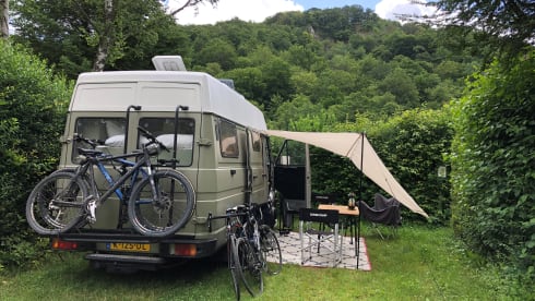 Jacky – Hip and fully equipped camper bus!