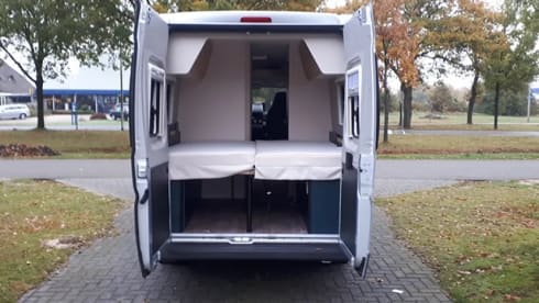 C03 – 2-Personen-Knaus-Bus aus dem Jahr 2018