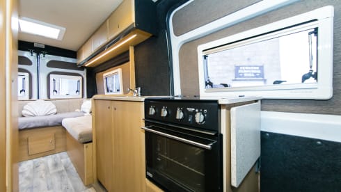 Lottie – Large 2 Berth Campervan