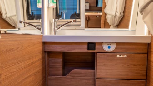 Super comfortabele, volledig uitgeruste, compacte camper