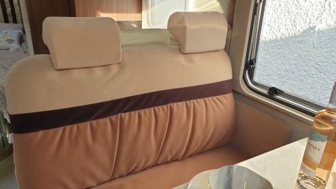 Gertie – Luxury 4 berth Burstner, fixed bed, heating, satellite TV