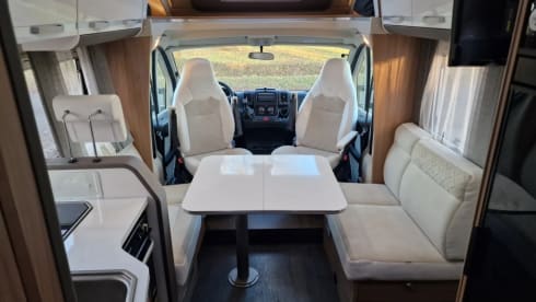 C39 – 4p Adria Mobil semi-integrated from 2020