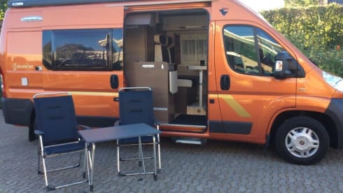 Compacte Buscamper – Dutch orange