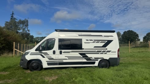 Homely camper 3 berth, 3 seatbelts, fixed bed  – 3 berth Citroën campervan from 2014