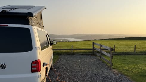 Explore One – ExploreCampers - 4 Berth VW T6 Campervan – Off-Grid Ready with Projector