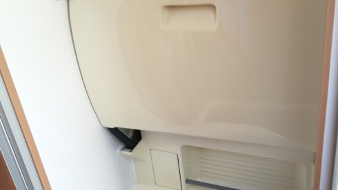 Highland Hamish – 2 berth Renault LWB High roof van 