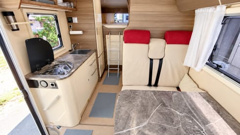 DISCOVER EUROPE IN COMFORT – VOLLAUSSTATTUNG | UNBEGRENZTE KILOMETERZAHL | 6 SCHLAFZIMMER | RIMOR SEAL 5 GOLD