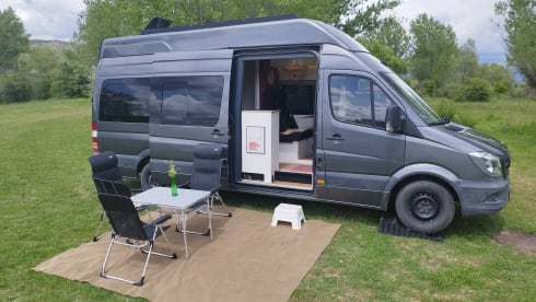Luxurious and attractive off-grid Tiny House on wheels!