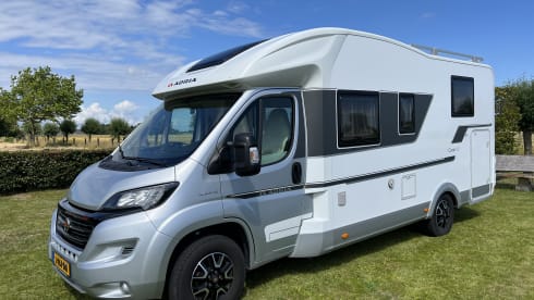 De luxe kampeerders  – 2-person Adria Coral 600SL Plus from 2020