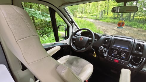 Yvonneke – Fiat: Off Grid-Nespresso-BIP&GO-Bicycle rack-Large refrigerator-LPG tank