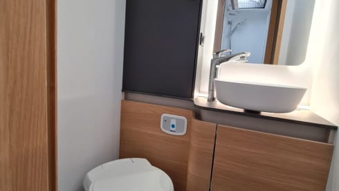 Matrix #1 – Adria Matrix 670 5 pers 2022 (#1)
