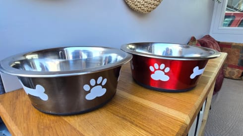 Herdy 🐑 – ✨ Luxuriöser Campervan mit 2 Schlafplätzen – nur für Erwachsene | Autarkie-fähig | Hundefreundlich ✨