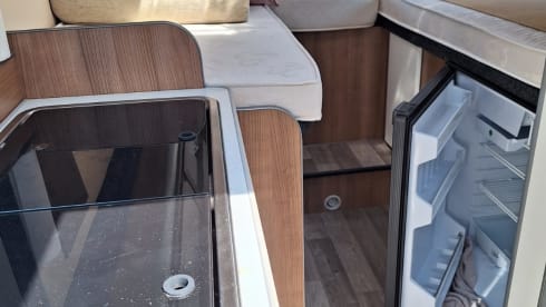 Jodokus – 2p Peugeot bus uit 2012
