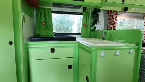 Karel Appel – Eye-catcher alcove camper from 1991
