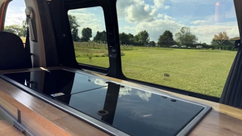 Van Tropez – New Conversion! Automatic VW Transporter w/5 seats