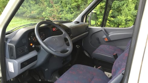 Traveler – Starker Familiencamper für 6 Personen mit B-Führerschein mit Anhängerkupplung und Garage!