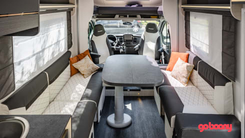 New/cozy fully equipped camper with spacious living room