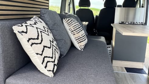 Baboon  – 2p Peugeot boxer camperbus 