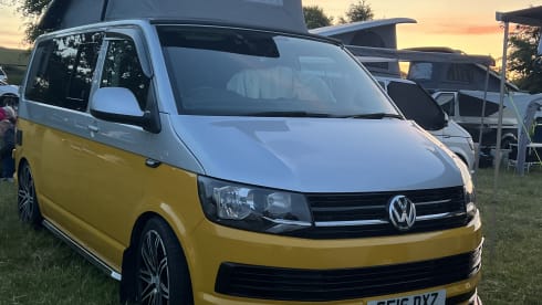 Bumble – 2 berth + 2 kids Volkswagen T6 campervan from 2016