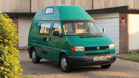 Gunther – VW T4 Hightop Leisuredrive Campervan. Excellent condition 