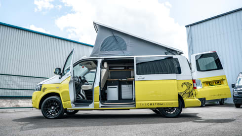 4 berth Volkswagen bus from 2012