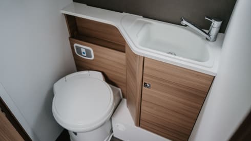 Adria 670-25 – 18. Luxury Adria Matric 670 SL for 5 persons
