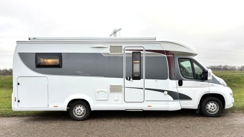 Beautiful Hobby camper 2p