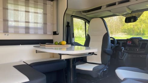 Roller 65 – Rollerteam Kronos 265tl AUTOMAT 5 persons fully equipped!