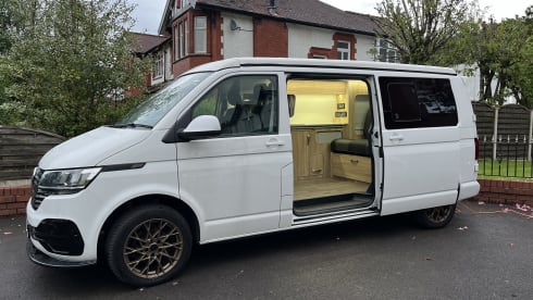 4 berth LWB VW 6.1 Campervan - Newly converted