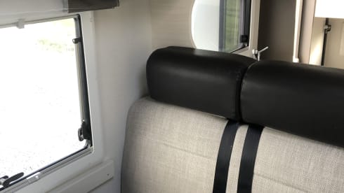 HappyCamper – On holiday with a 6-person Chausson Alcove Camper from 2018?