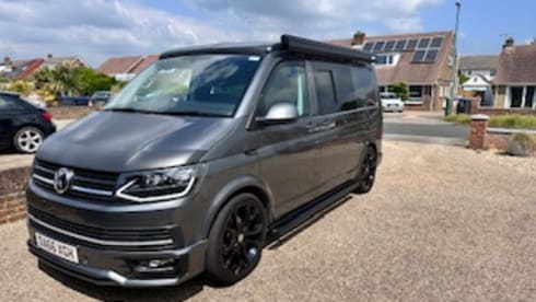 Grey Wolf – 4 berth VW T6 Converted 2016 Camper 