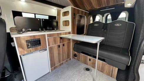 Tourists in Transit – Ford Transit Campervan