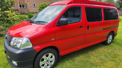 Dan – Toyota Hiace D4D 120 LWB campervan 