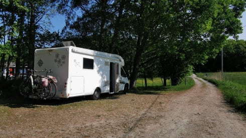 Droom op wielen! -Luxe camper met grote leefruimte!