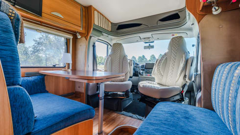 De bergveroveraar – 4p Challenger semi-integrated from 2009