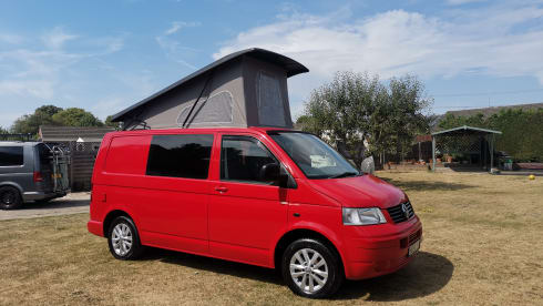 Steve – Camper Volkswagen a 4 posti letto del 2004