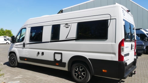 4-person Carado bus from 2020