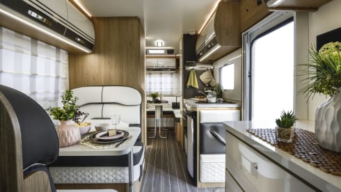 Best Social Space Motorhome, Auto Roller 746 2025