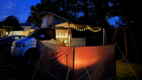 Tammy – 4 berth Volkswagen campervan from 2015