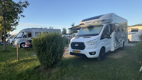 TRAVEL’KEES 🚍 ‘🧳 De Ruimste en slimste camper in deze intergraal klasse   – Novità in affitto! Chauson 670 praticamente nuova! 