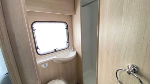 C72 – 2024 Auto-Trail C72 six berth + six seatbelts on car license 
