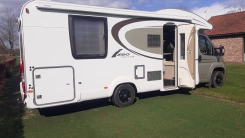 4p Bürstner semi-integrated uit 2013